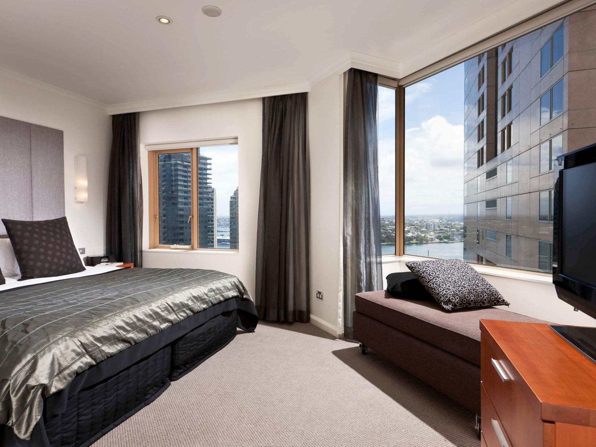 The Sebel Quay West Suites Sydney Exterior foto A bedroom at the Crown Towers
